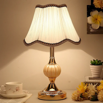 Quixy Vintage Scandinavian Table Lamp with Elegant Floral Design
