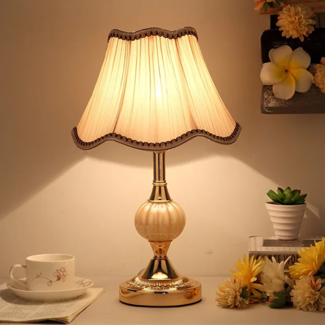 Quixy Vintage Scandinavian Table Lamp with Elegant Floral Design