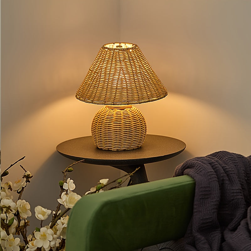 Bamboo-Woven Desk Lamp — USB-Powered Boho-Chic Accent Light for Cozy Spaces