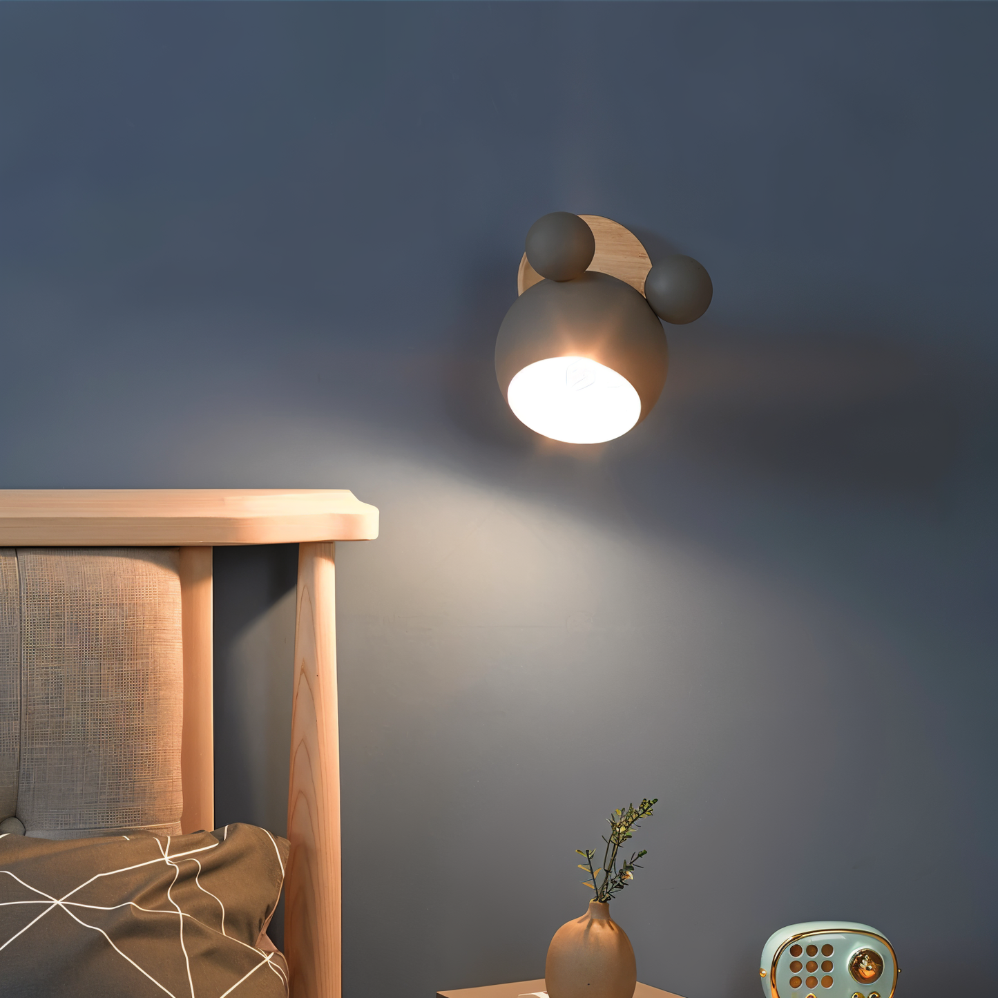 FlashMouse Wall Lamp — Playful Modern Design for Any Room