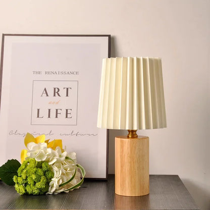 Medieval Pleated Table Lamp with Nordic Wood Base – Rustic-Elegant Lighting for Cozy Spaces