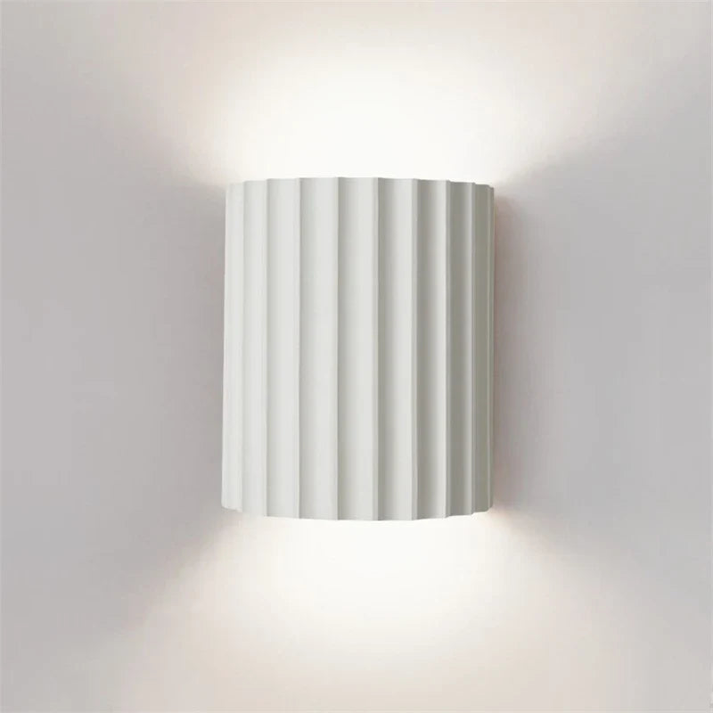 Nordic Modern Resin Wall Lamp - Sleek Indoor Wall Light for a Stylish Home