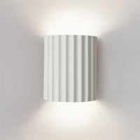Nordic Modern Resin Wall Lamp - Sleek Indoor Wall Light for a Stylish Home
