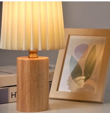 Medieval Pleated Table Lamp with Nordic Wood Base – Rustic-Elegant Lighting for Cozy Spaces