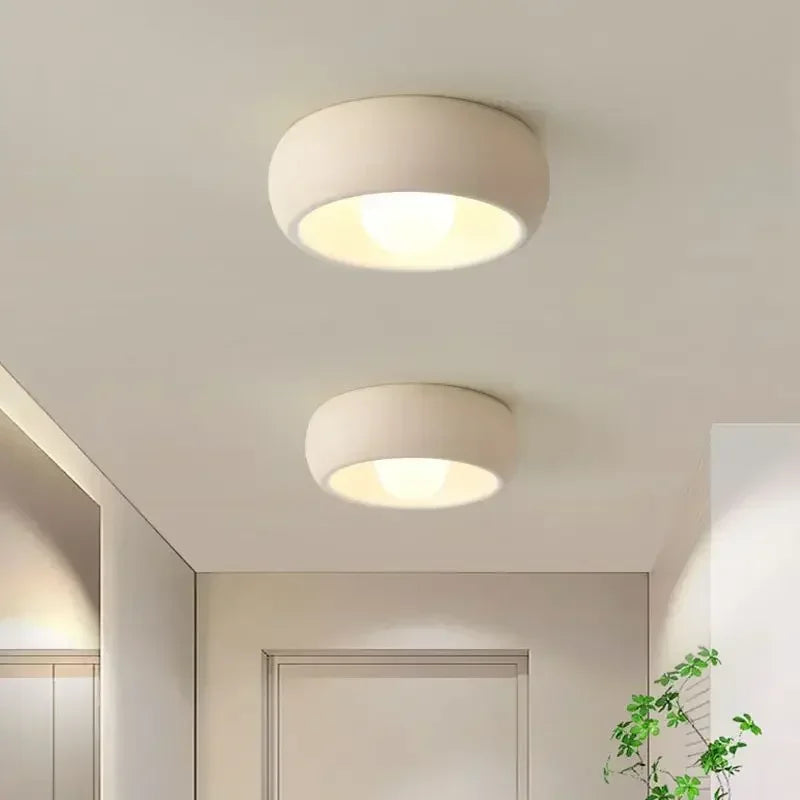 Sleek Minimalist Circular Ceiling Light | Contemporary Flush-Mount Fixture