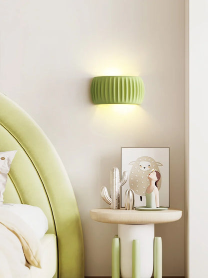 French Resin Wall Lamp – Textured Modern Sconce for Elegant Ambient Lighting