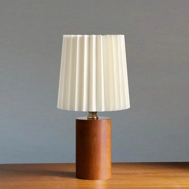 Medieval Pleated Table Lamp with Nordic Wood Base – Rustic-Elegant Lighting for Cozy Spaces