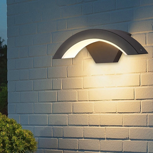 Sleek Modern Outdoor Wall Light – IP65 Waterproof LED Fixture