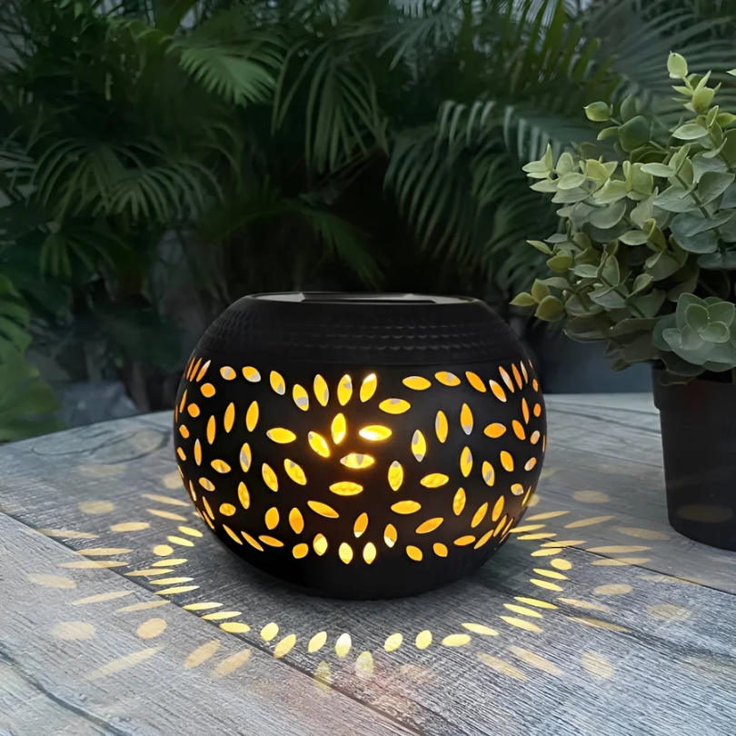 Lumopattern Solar Garden Light - Elegant Decorative Metal Outdoor Lamp