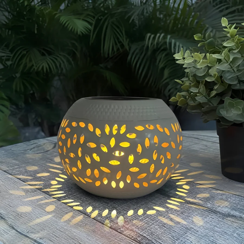 Lumopattern Solar Garden Light - Elegant Decorative Metal Outdoor Lamp