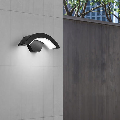 Sleek Modern Outdoor Wall Light – IP65 Waterproof LED Fixture