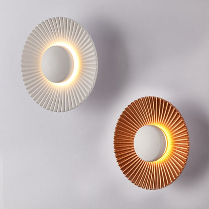 Hasna SunRay Wall Lamp — Contemporary Metallic Sun Design for a Radiant Glow