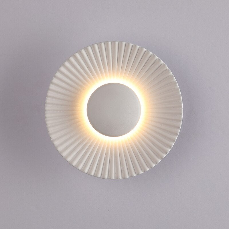 Hasna SunRay Wall Lamp — Contemporary Metallic Sun Design for a Radiant Glow