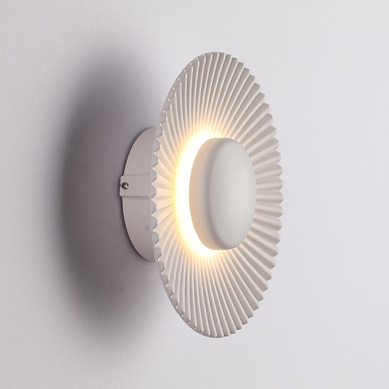 Hasna SunRay Wall Lamp — Contemporary Metallic Sun Design for a Radiant Glow
